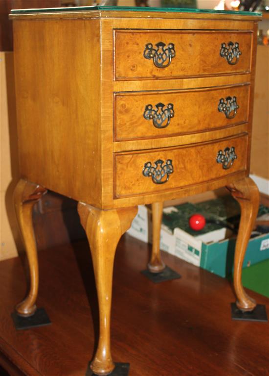 Walnut chest of three drawers, on cabriole legs